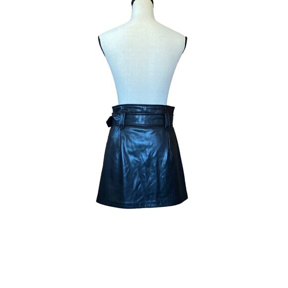 Belted Faux Leather High-Waist A-Line Mini‎ Skirt - Zip-Up, Oblique Zip Detail - Picture 4 of 9